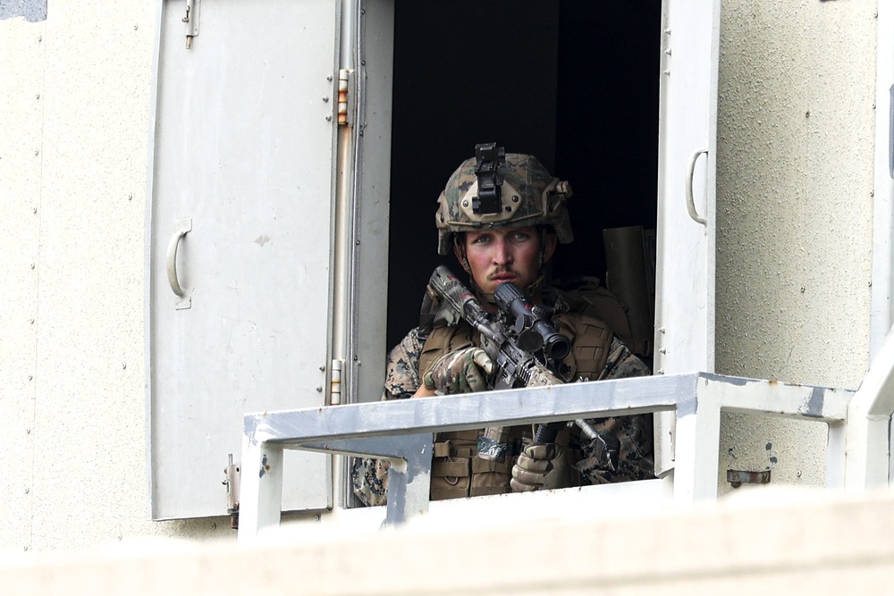U.S. Marines Attend Air Assault Course