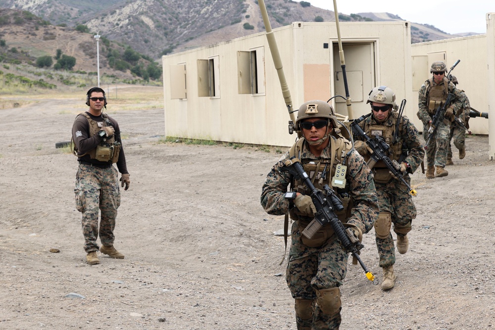 U.S. Marines Attend Air Assault Course