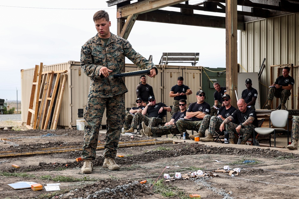 U.S. Marines Attend Air Assault Course