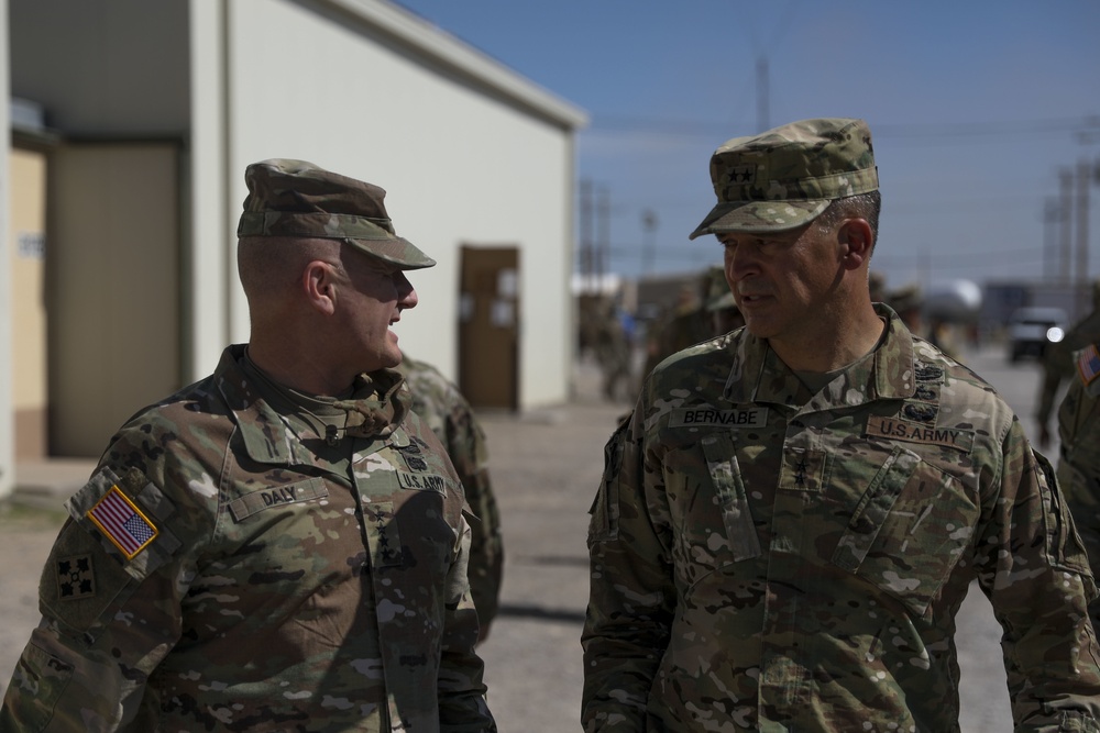 Commanding General of U.S. Army Materials Command Comes to Dona Ana