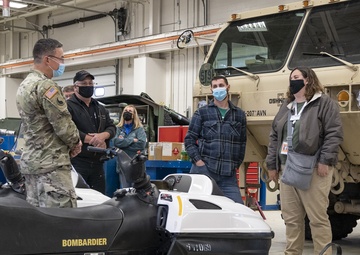 Alaska Army National Guard hosts maintenance showcase for local business partners