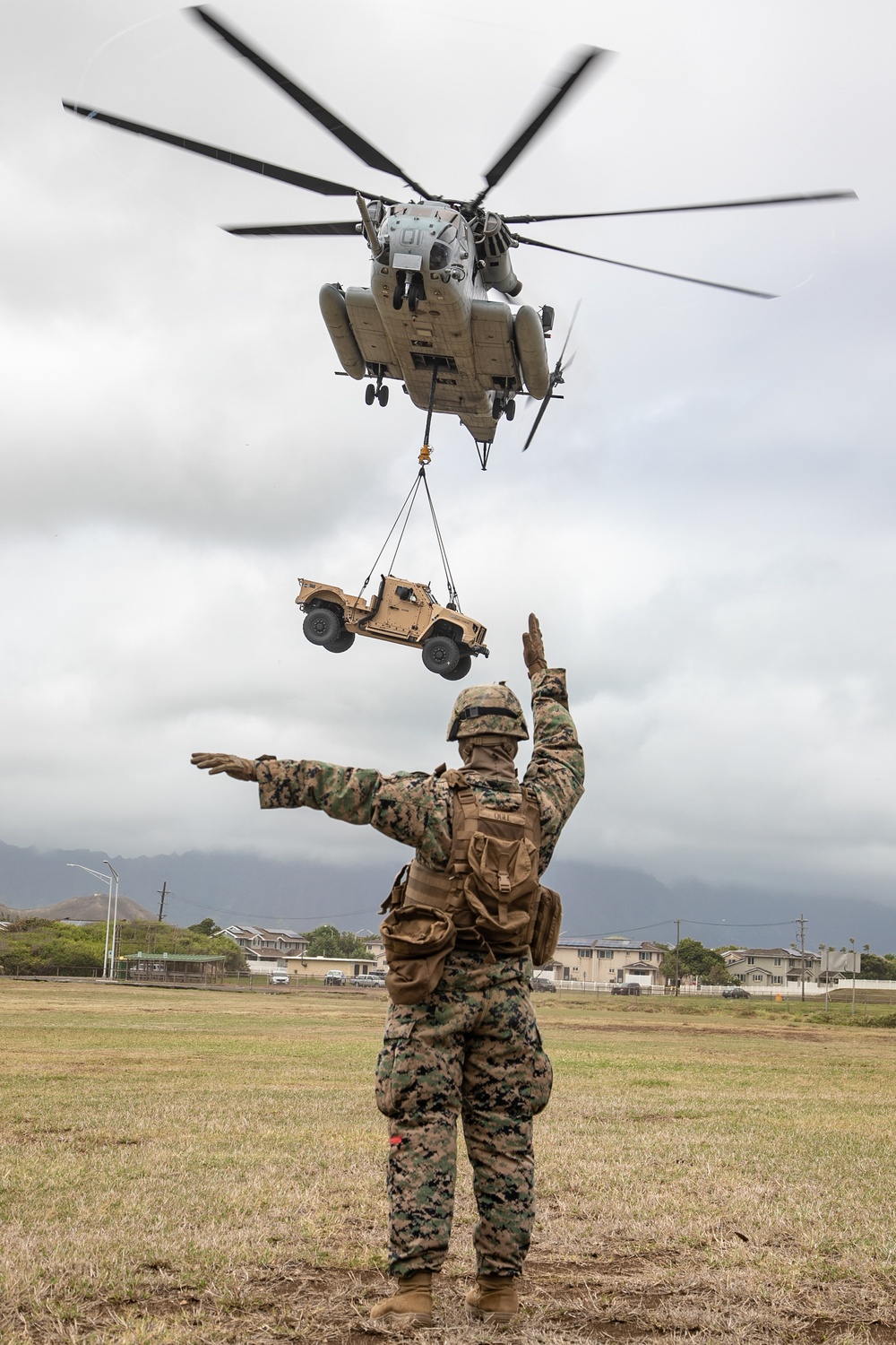 First JLTV External Lift on Marine Corps Base Hawaii