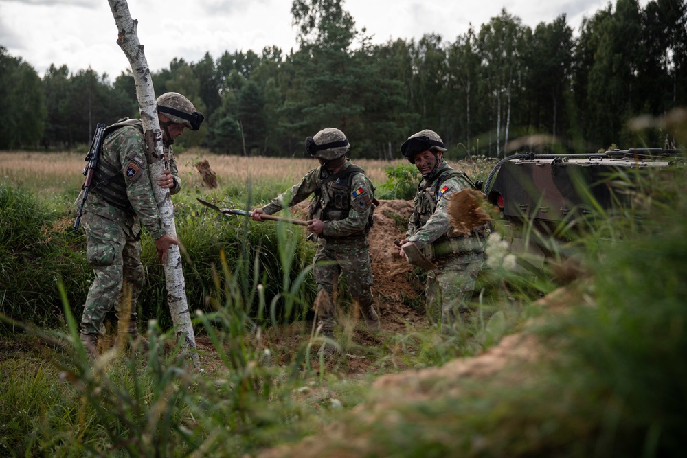 Battle Group Poland hosts Multinational Corps Northeast commander