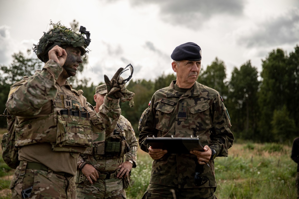 Battle Group Poland hosts Multinational Corps Northeast commander