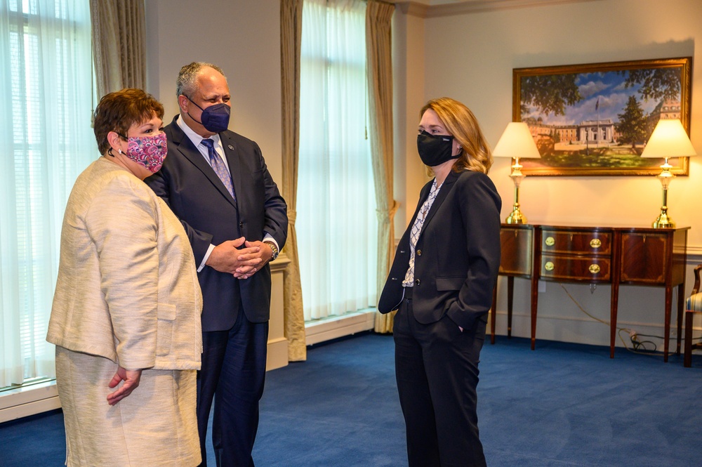 Secretary of Defense swears Secretary of the Navy