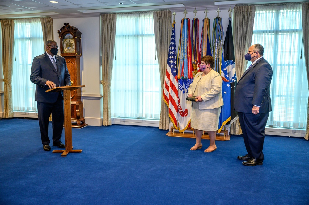 Secretary of Defense swears Secretary of the Navy