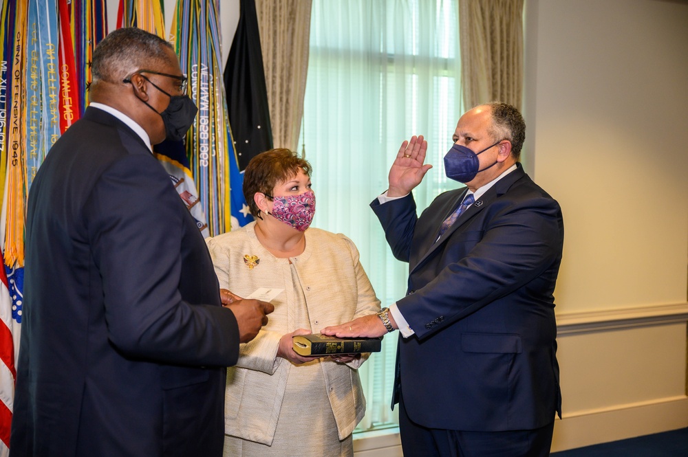 Secretary of Defense swears Secretary of the Navy
