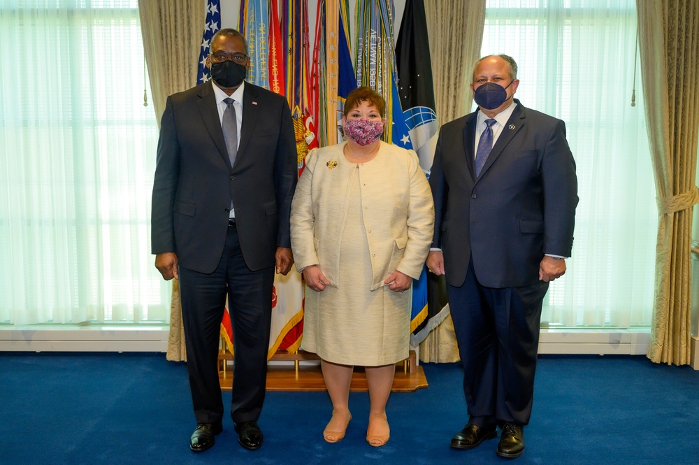 Secretary of Defense swears Secretary of the Navy