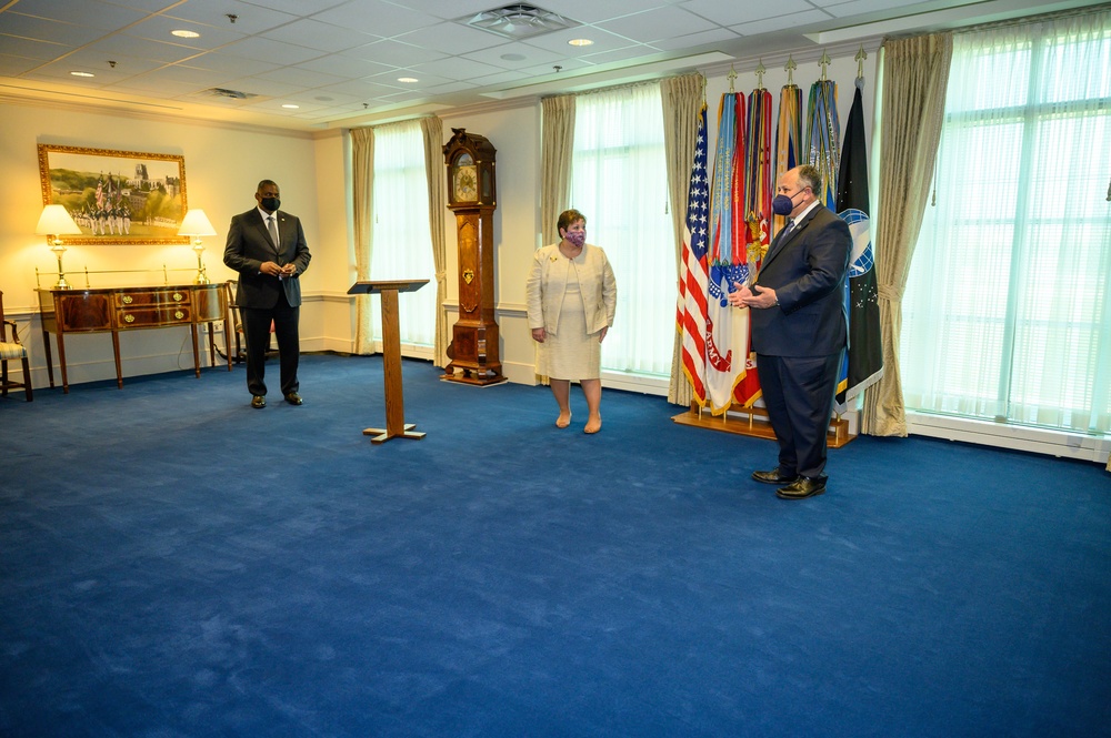Secretary of Defense swears Secretary of the Navy