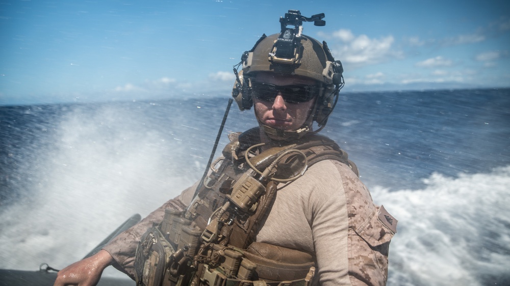 11th MEU ADRD Marines conduct RIB touch-and-go training