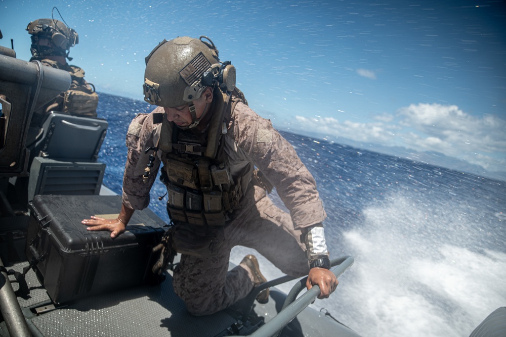 11th MEU ADRD Marines conduct RIB touch-and-go training