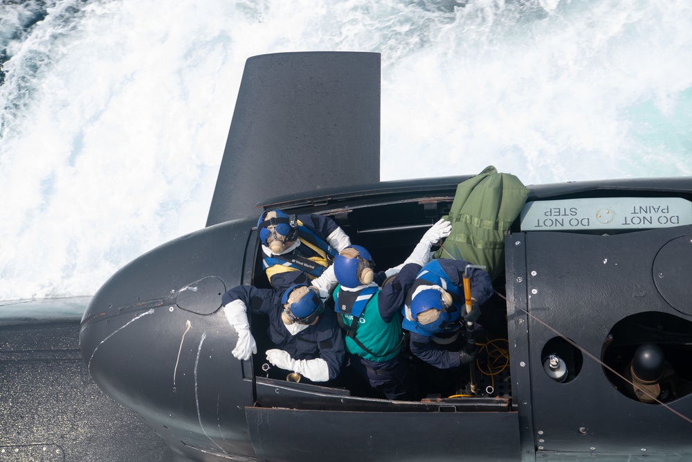 U.S. Naval Air Forces Participates in DESI HOISTEX with International Partner Chile