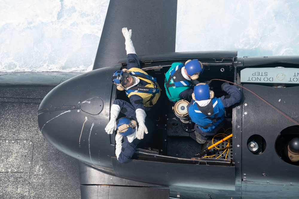 U.S. Naval Air Forces Participates in DESI HOISTEX with International Partner Chile