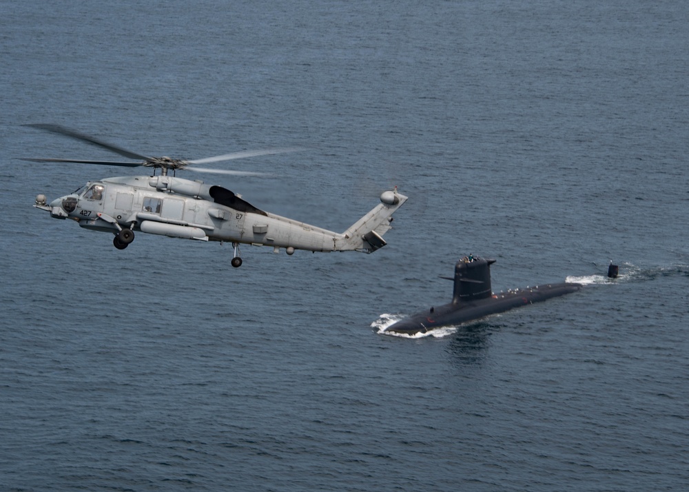 U.S. Naval Air Forces Participates in DESI HOISTEX with International Partner Chile