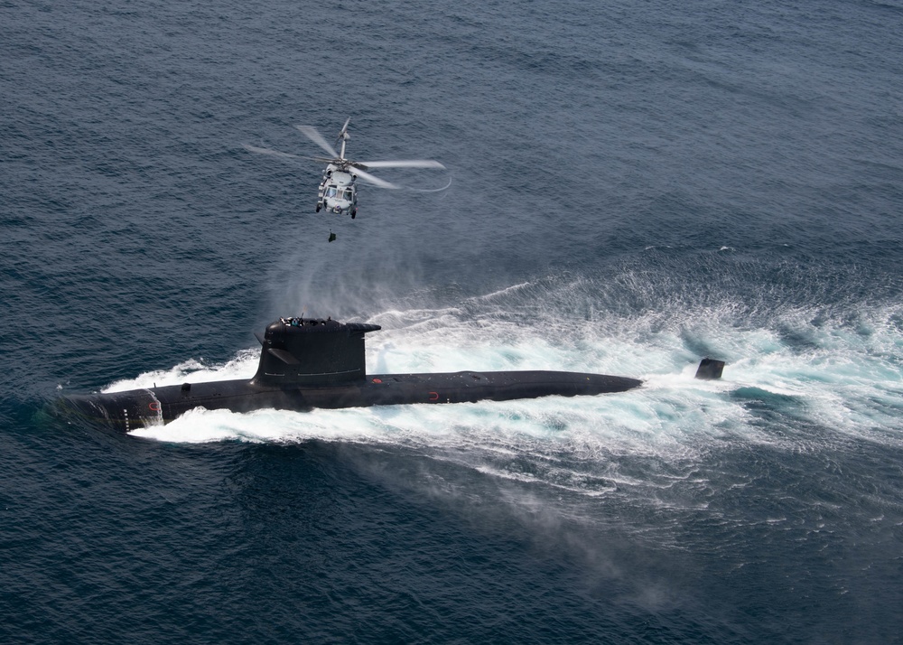 U.S. Naval Air Forces Participates in DESI HOISTEX with International Partner Chile