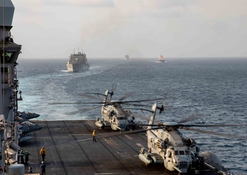 USS Iwo Jima Transits the Strait of Hormuz