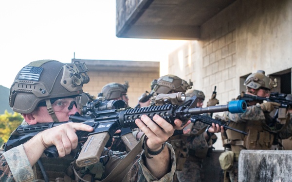 Marines with MRF and NSW enhance CQC abilities
