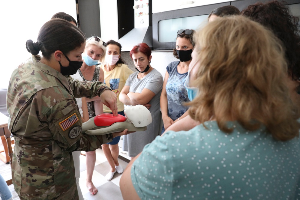 KFOR RC-E Task Force Medical Soldiers Lead Infant and Child CPR Familiarization