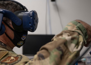 New 8th AF CC chooses Dyess for first command visit