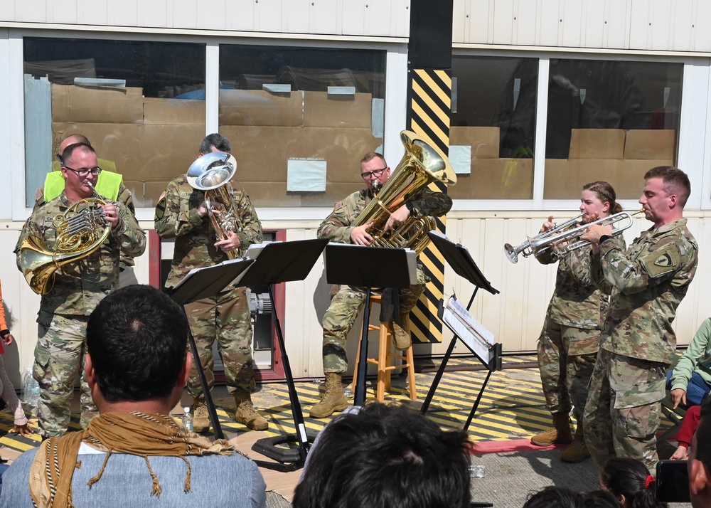 Concert in the pod for evacuees