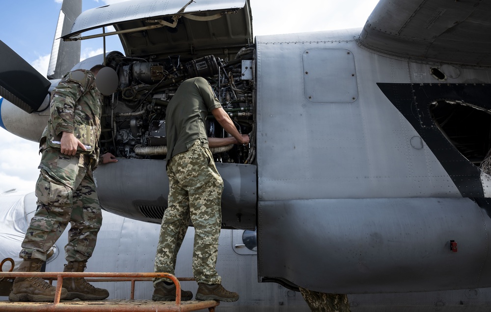 352d Special Operations Forces and Ukrainian Air Force Members Exchange Maintenance Procedures