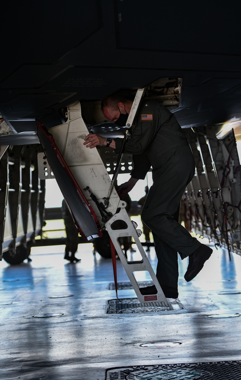 U.S. Strategic Command's Rear Adm. Mark Behning visits Whiteman Air Force Base, tours B-2 Spirit