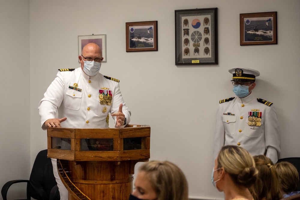 USS Charlotte (SSN 766) Welcomes New Commanding Officer