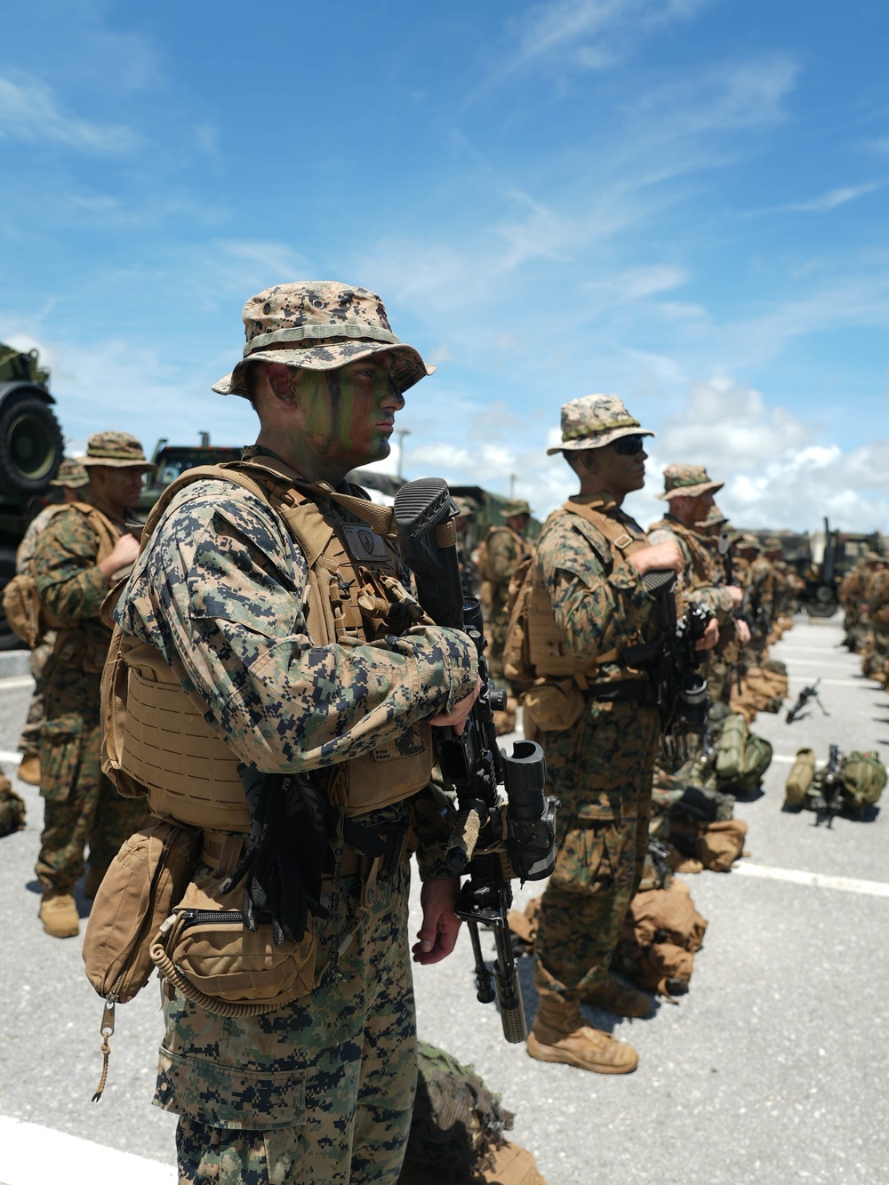 Marines with 3d MLG and 3d Marine Division conduct an Alert Contingency MAGTF drill