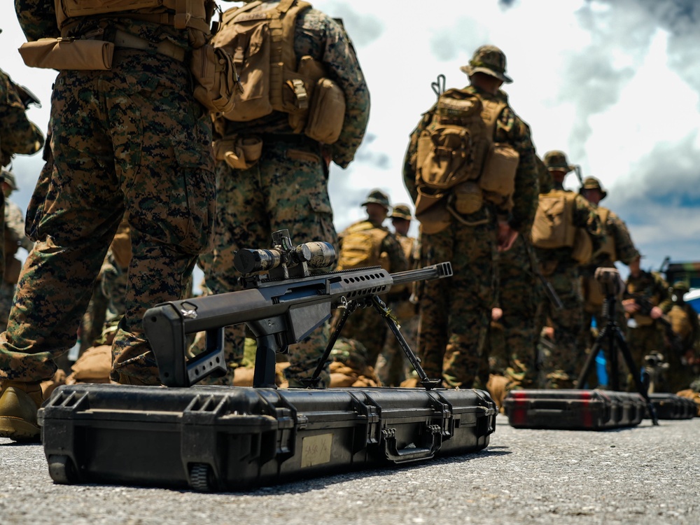 Marines with 3d MLG and 3d Marine Division conduct an Alert Contingency MAGTF drill