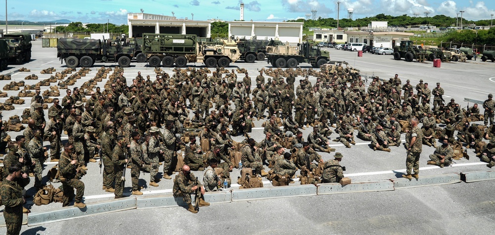 Marines with 3d MLG and 3d Marine Division conduct an Alert Contingency MAGTF drill