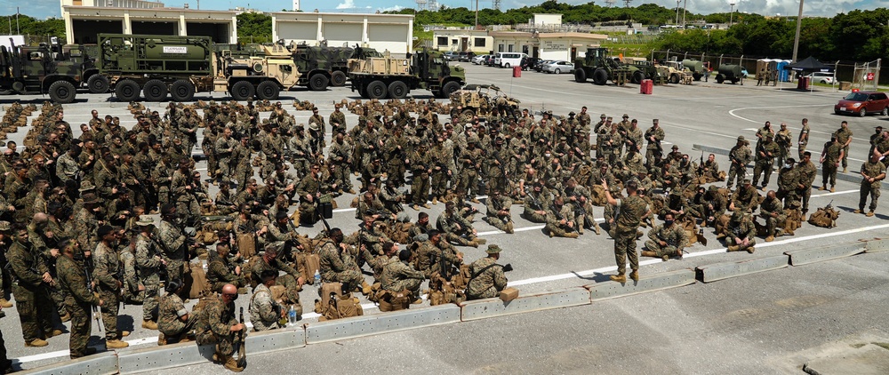 Marines with 3d MLG and 3d Marine Division conduct an Alert Contingency MAGTF drill