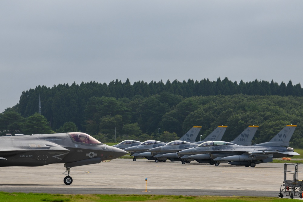 VMFA-121 Trains at Misawa Air Base