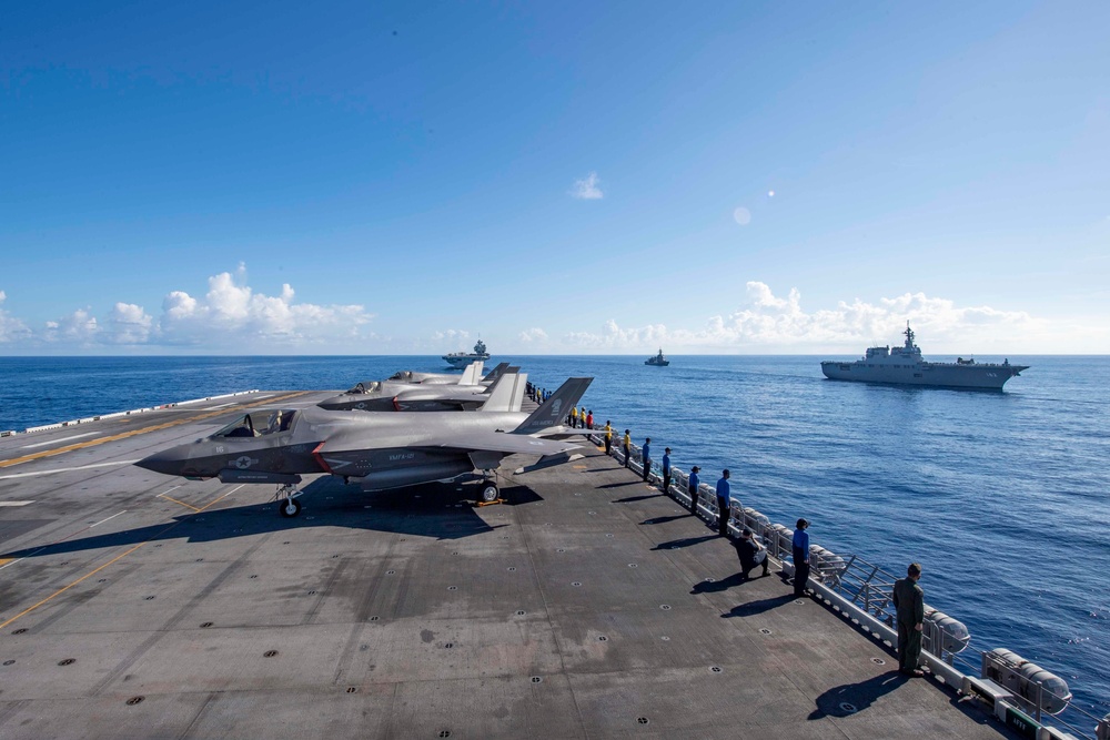 USS America (LHA 6) Sails in Formation with Ships from U.S. Navy, Royal Navy, Royal Netherlands Navy, Japan Maritime Self-Defense Force