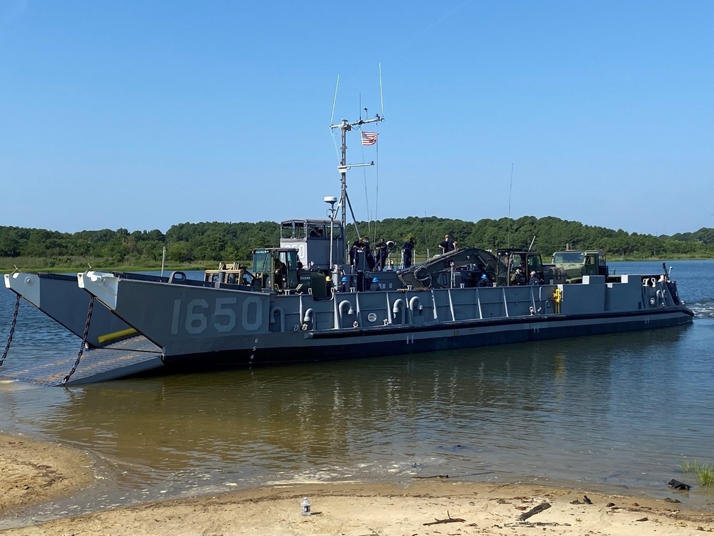 Sailors and Seabees Conduct Onload and Offload Operations During LSE 2021