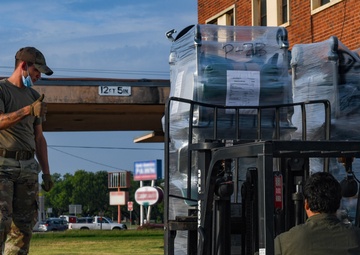 Dyess Airmen deliver cargo to those in need