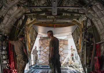 Dyess Airmen deliver cargo to those in need