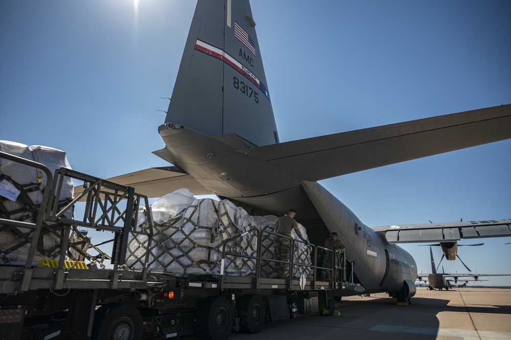 Dyess Airmen deliver cargo to those in need