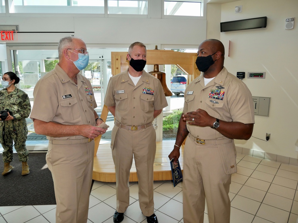 US Navy Surgeon General RADM Bruce Gillingham meets with Sailors aboard NMRTC Bremerton and NMRTU Everett