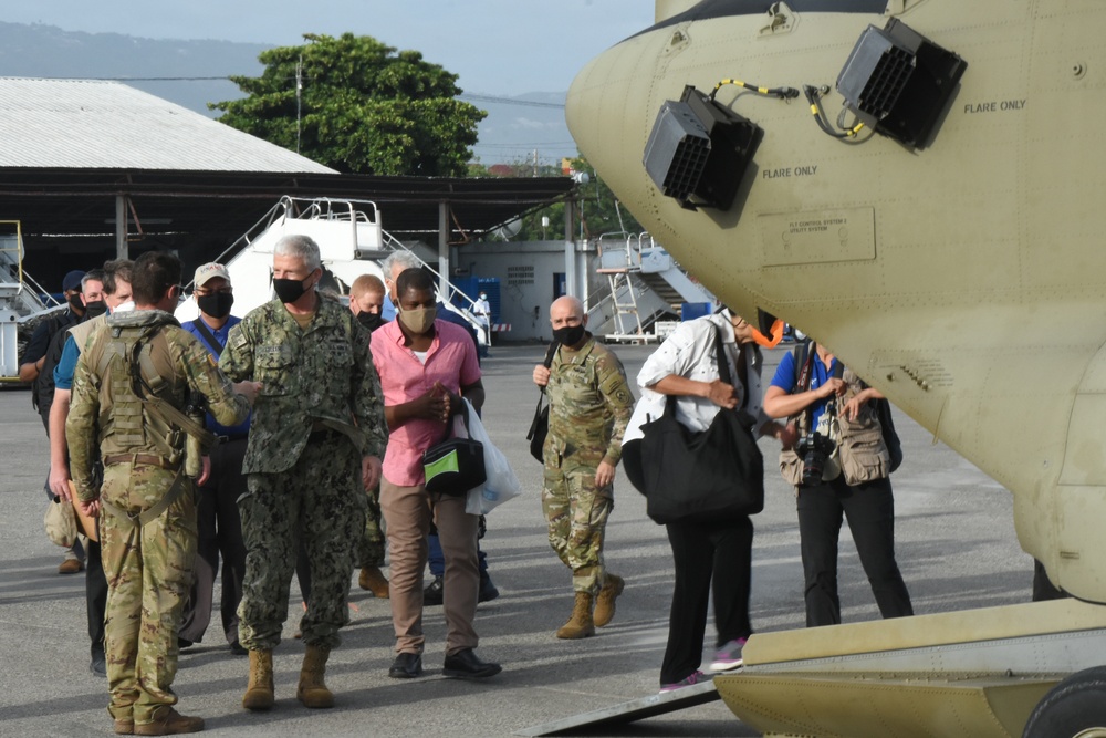 Adm. Craig Faller visits Haiti