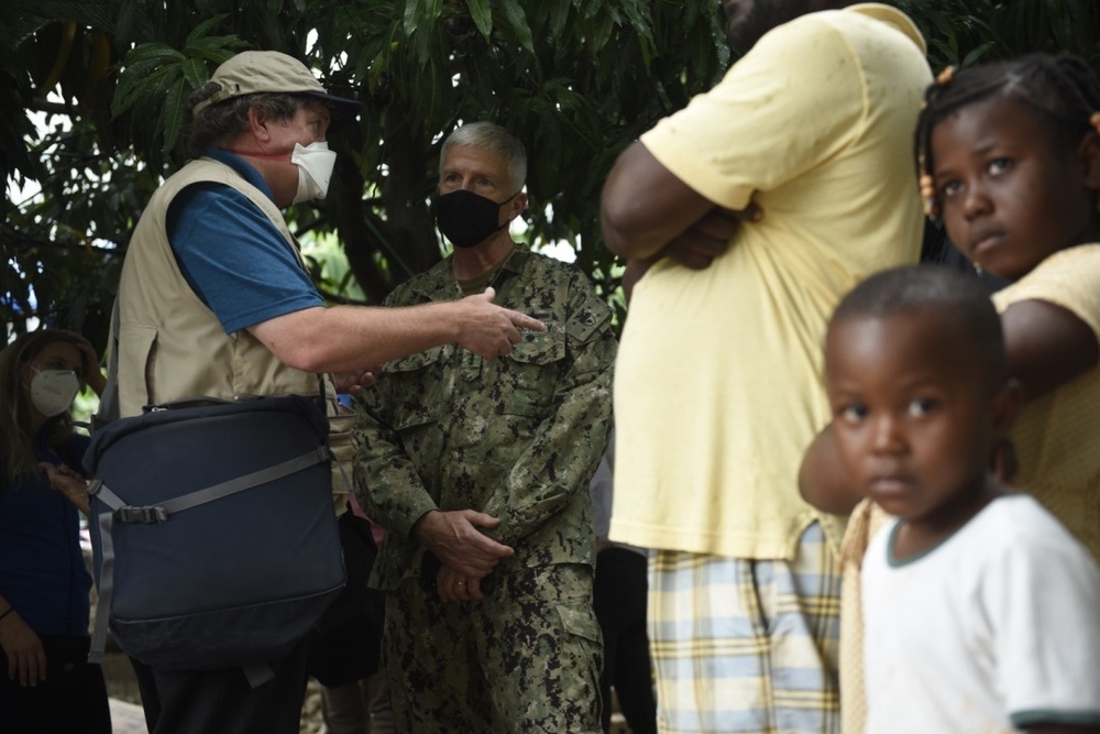 USSOUTHCOM commander, JTF-Haiti commanders visit Haitian communities after supply drops