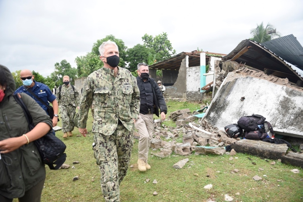 USSOUTHCOM commander, JTF-Haiti commanders visit Haitian communities after supply drops