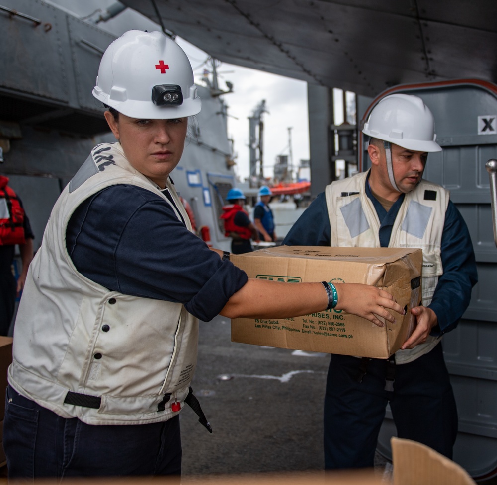 USS O'Kane (DDG 77) Conducts Replenishment-at-Sea