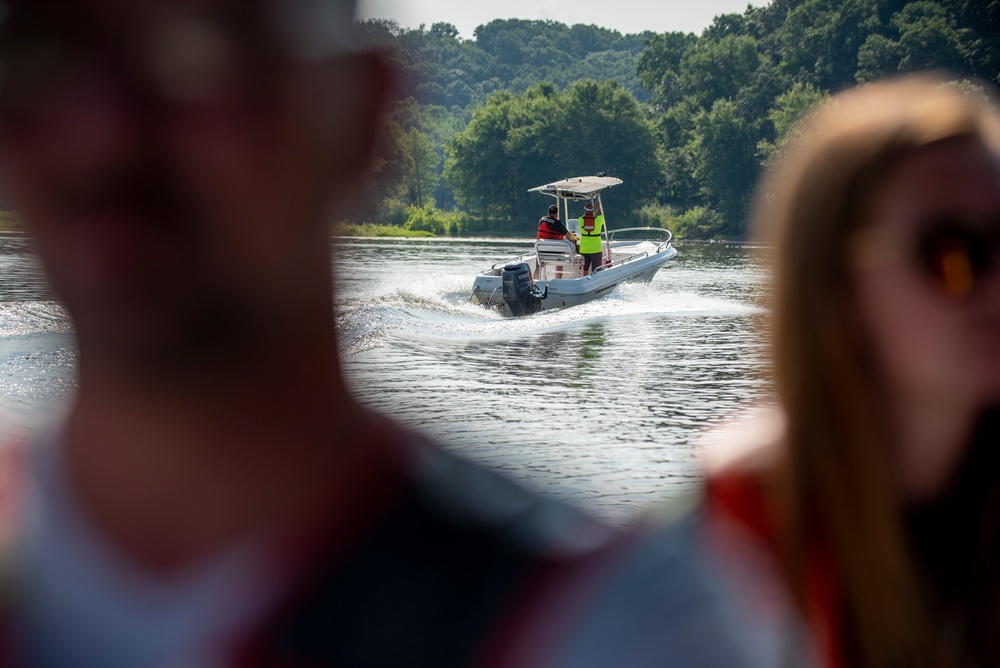 Pittsburgh District hosts motorboat training