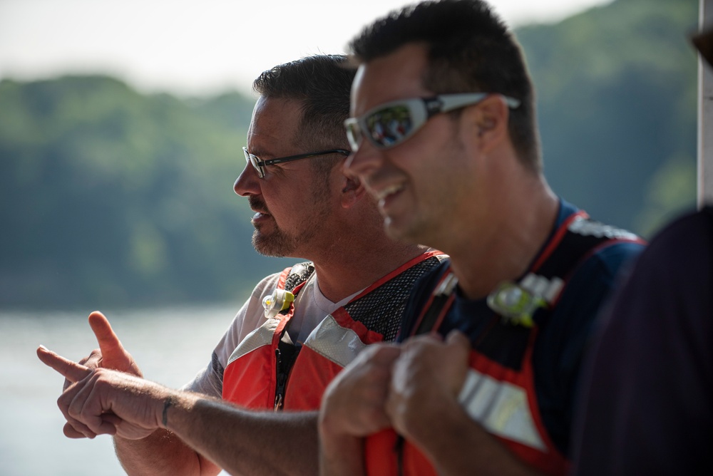 Pittsburgh District hosts motorboat training