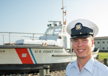 Fireman Zachary Stephan earns Coast Guard Honor Graduate for boot camp company Zulu-200