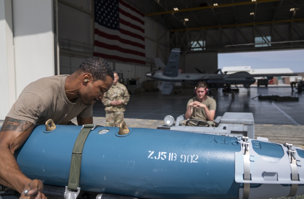 432nd Aircraft Maintenance Squadron hosts load crew of the quarter competition