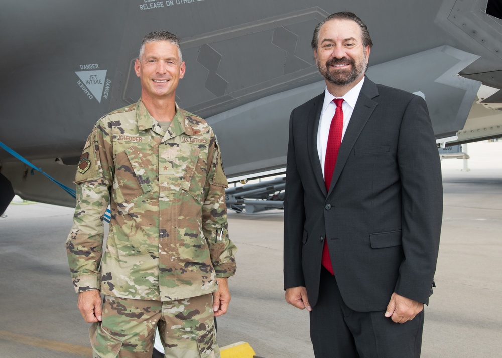 Arizona Attorney General visits Luke