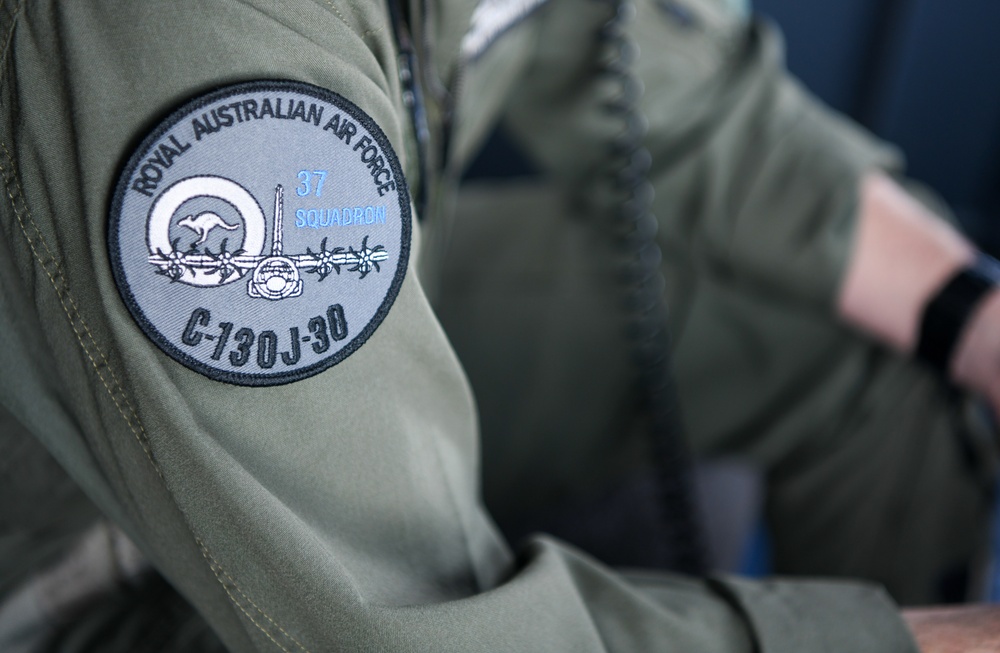 39th Airlift Squadron flies training sortie with Royal Australian Air Force Aviators