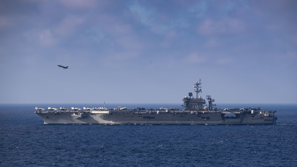 USS Carl Vinson (CVN 70) Conducts Flight Operations