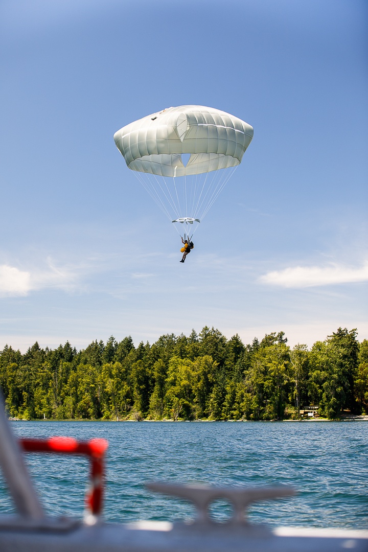 U.S. Army Ranger Jumps into Lake